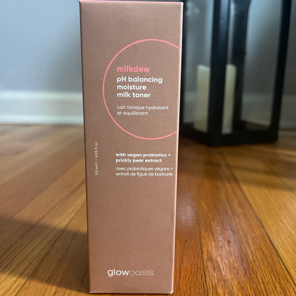 Glowoasis Milkdew pH balancing moisture milk toner
